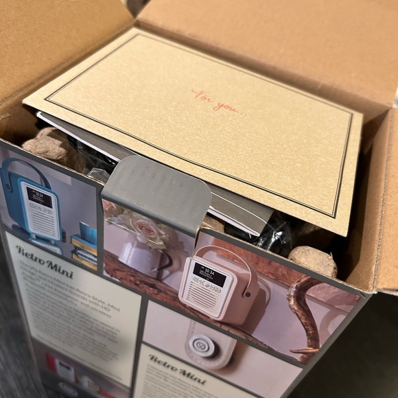 Retro Style MyVQ Retro Mini Bluetooth Speaker FM Radio Cream HTF in Box Portable - Picture 9 of 11